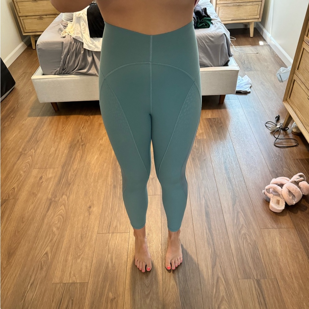 Lululemon leggings with mesh side